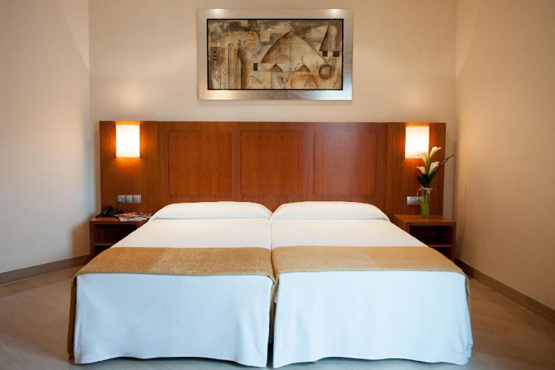 Triple Room image 2