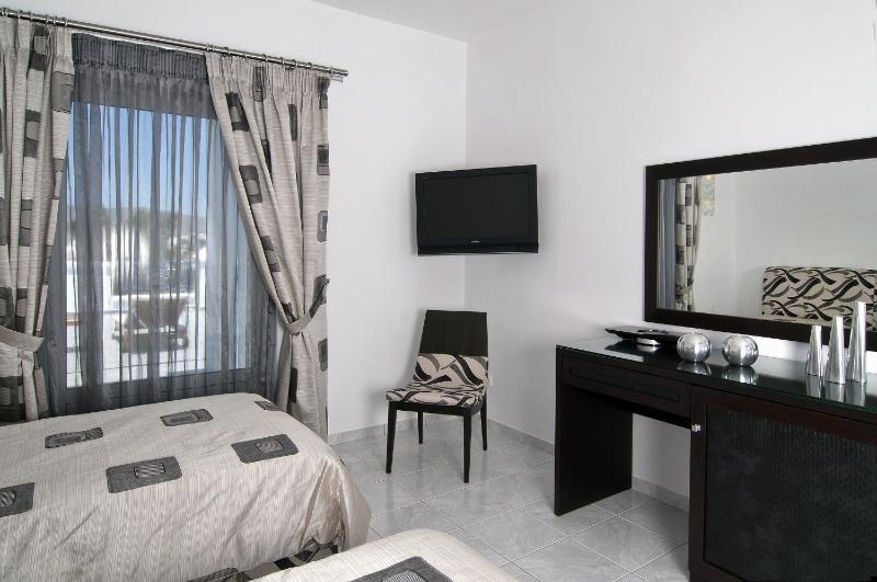 Deluxe Twin Room with Terrace image 1
