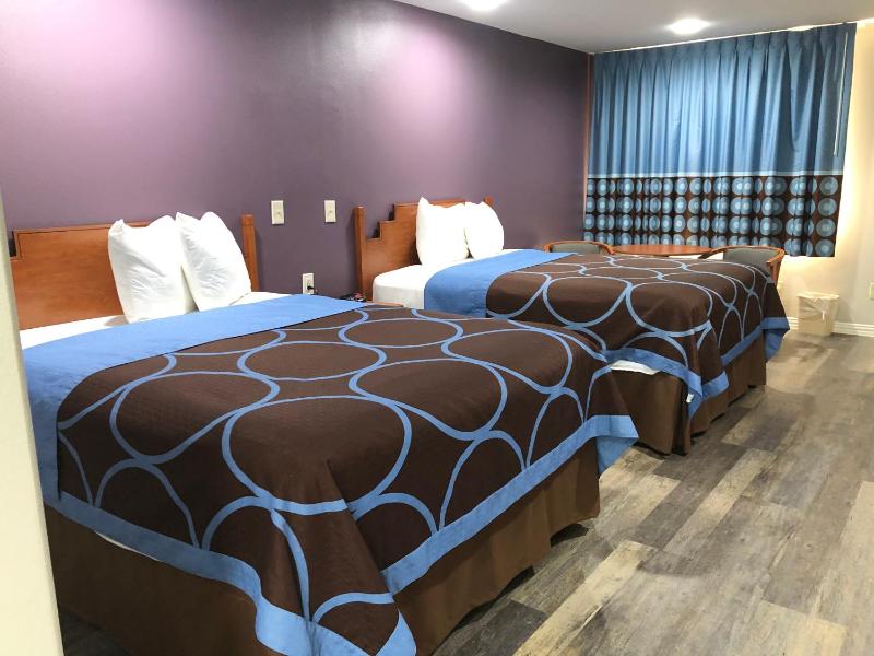 Deluxe Double Room image 3
