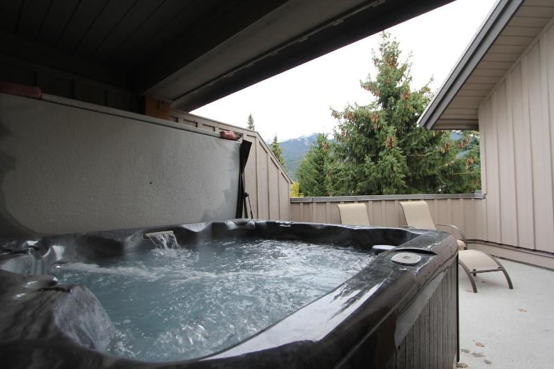 Glacier's Reach by Whistler Retreats - image 18