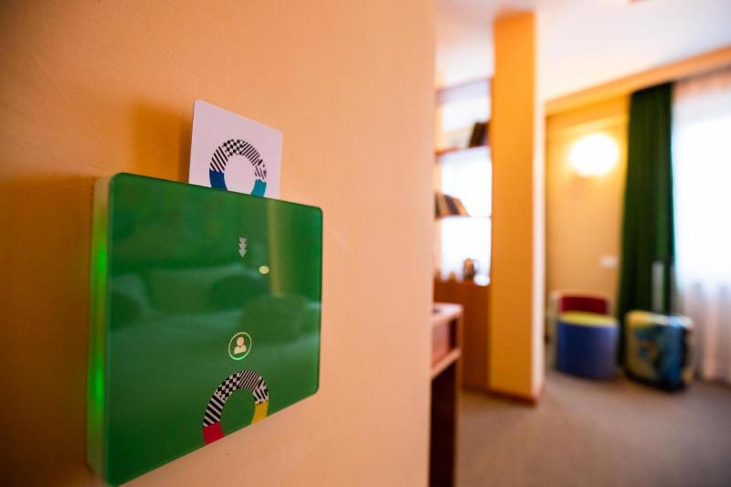 Standard Quadruple Room image 2