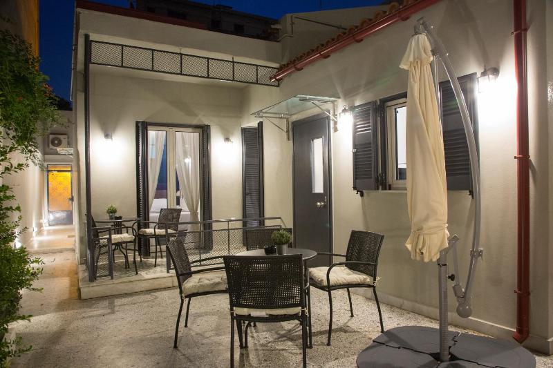 Apartment with Garden View image 2