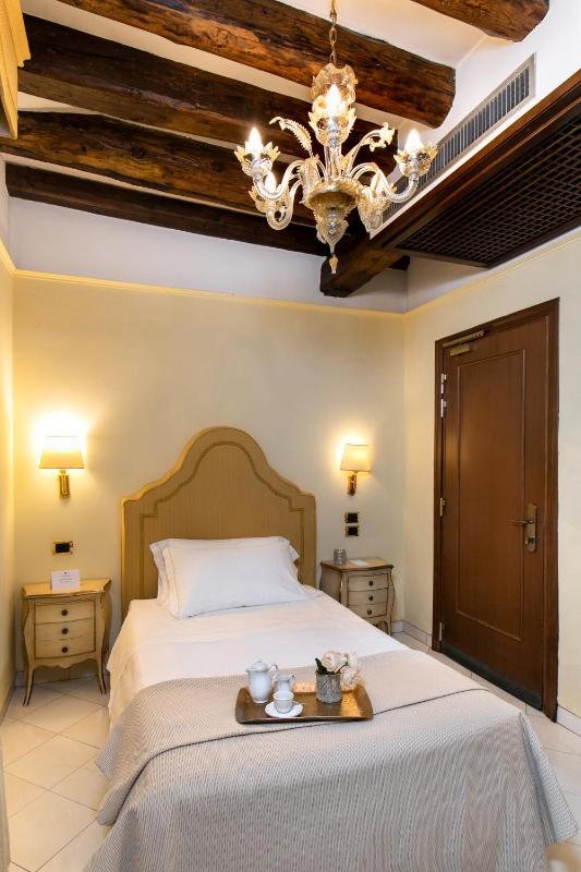 Economy Double Room image 1