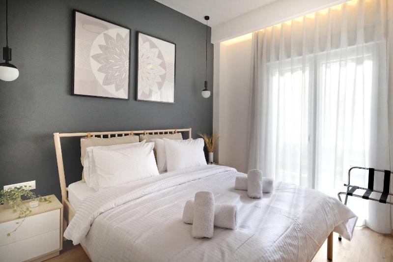 One-Bedroom Apartment image 2