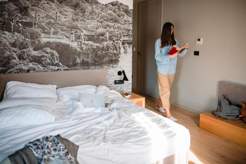 Special Offer - Double Room with Airport Transfer image 3