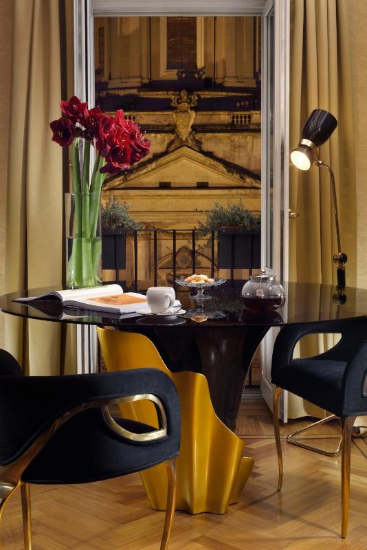 Royal Suite image 2