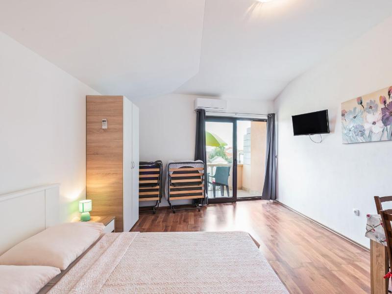 Apartment image 3