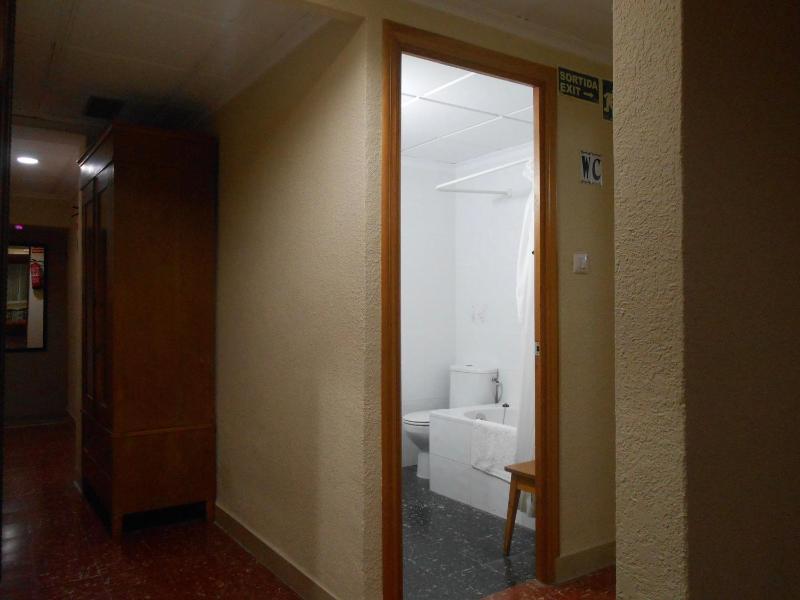Double Room with Private External Bathroom image 2