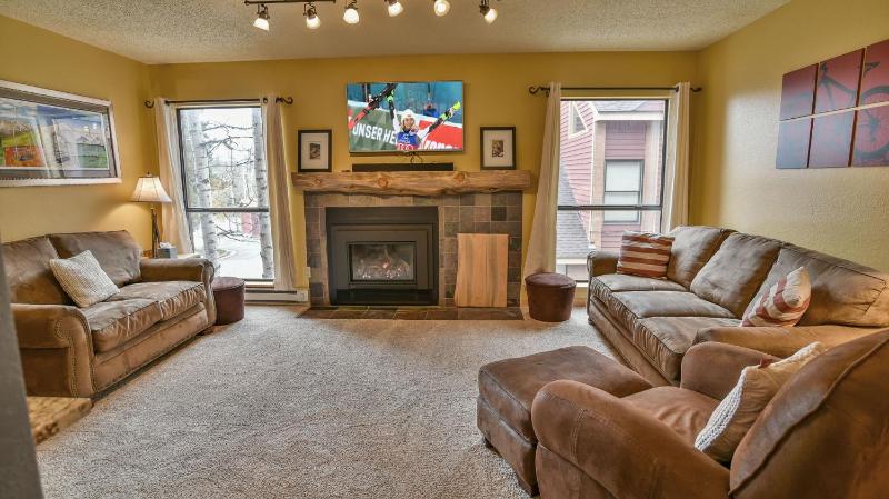 Base 9 Aprés Ski Condo: Stroll To Slopes Downtown - image 10