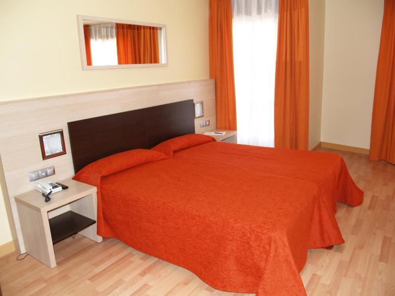 Double or Twin Room image 2