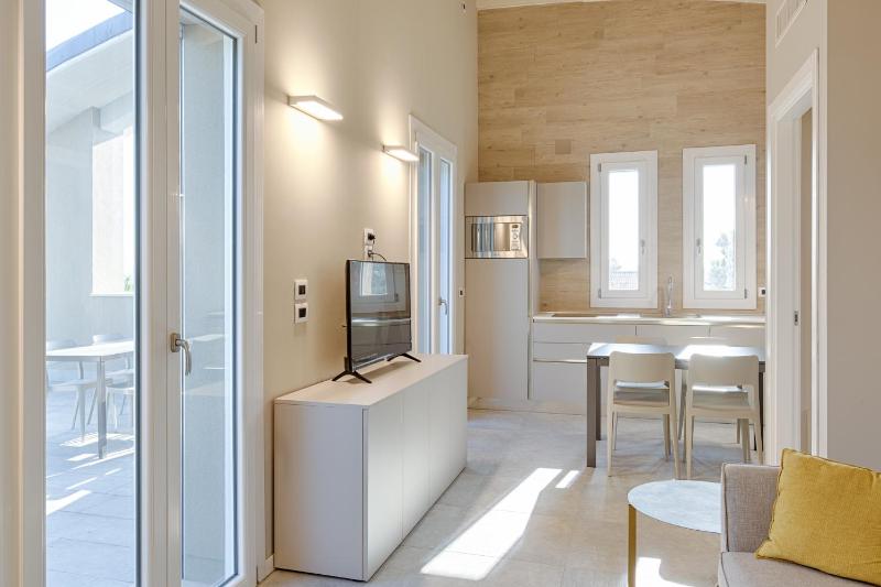 Two-Bedroom Penthouse Apartment with Terrace and Lake View image 1