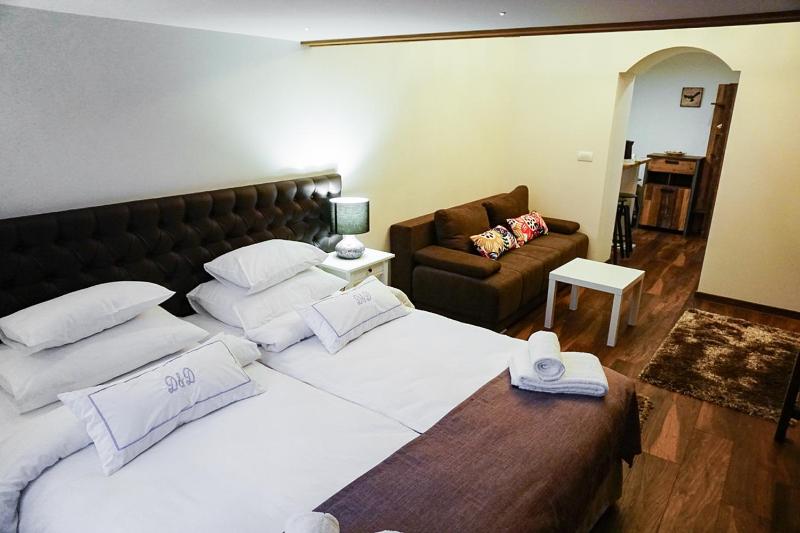 Deluxe Apartment image 2