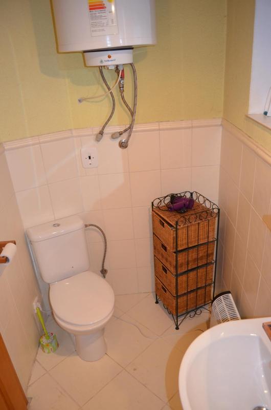 Double Room with Shared Bathroom image 2