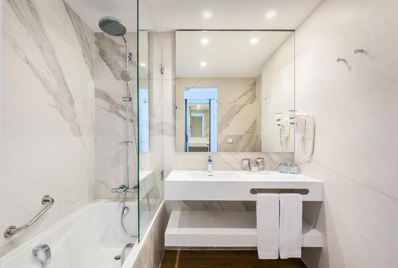 Premium Double Room (2 Adults) image 4