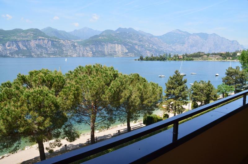 Standard Apartment with Lake View image 1
