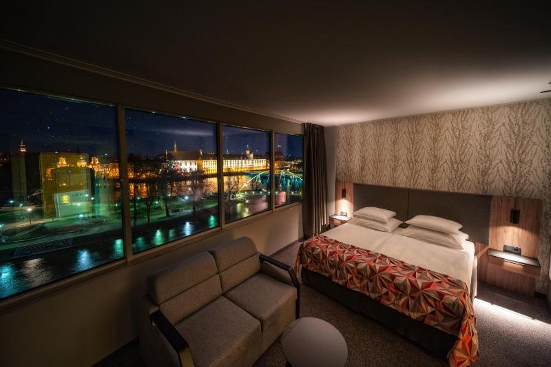 Superior Double Room image 1