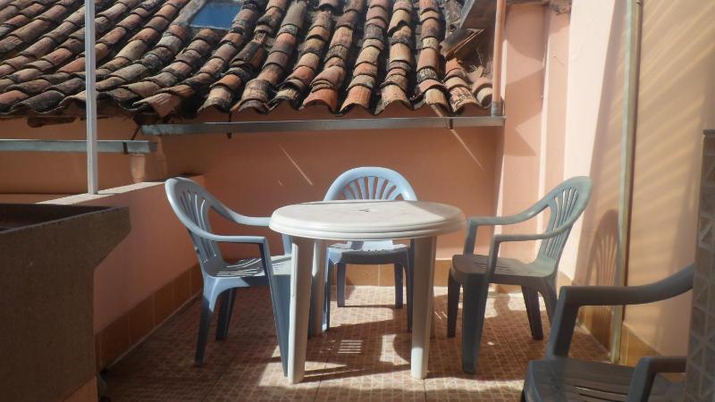 Nice studio in historic center with private bathroom and kitchen! - image 11