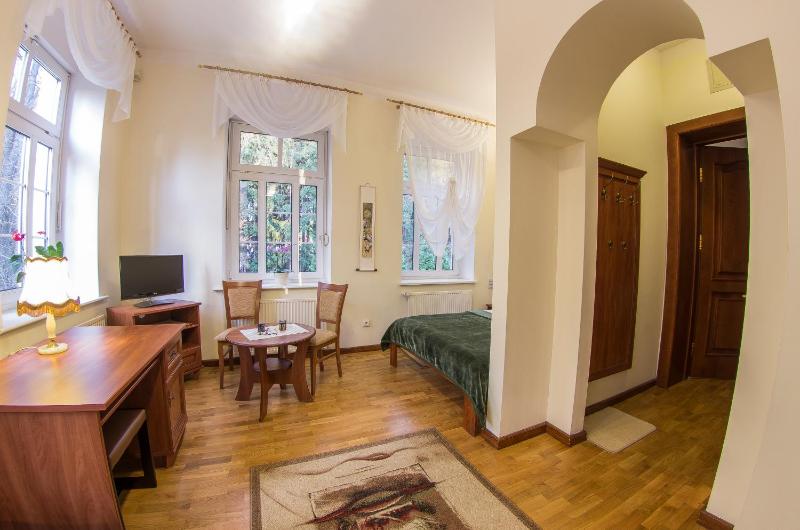 Triple Room image 2