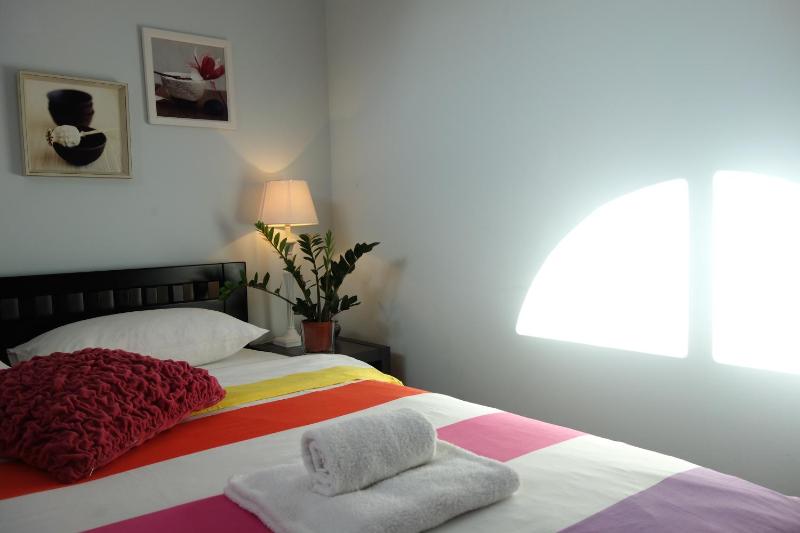 Standard Queen Room image 3
