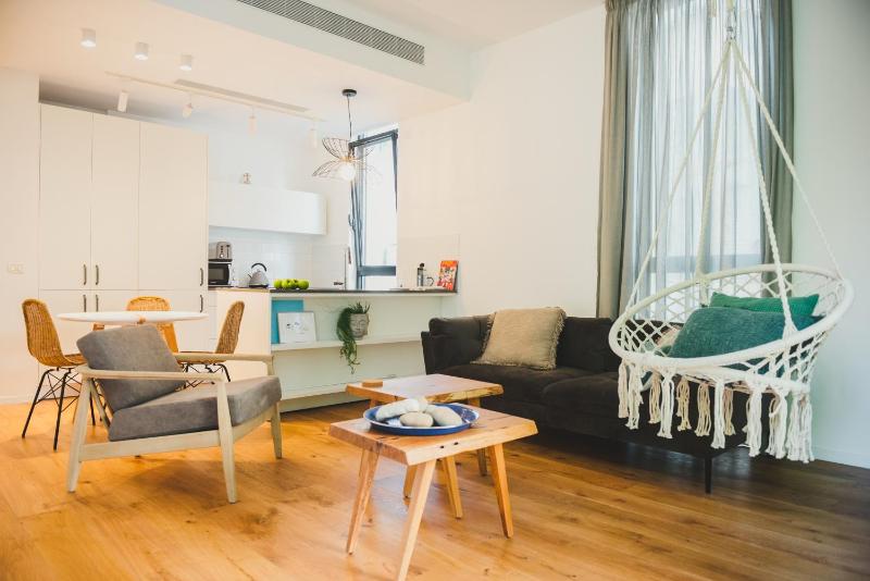 One-Bedroom Apartment image 3