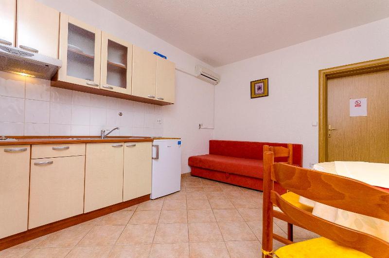 One-Bedroom Apartment with Balcony image 3