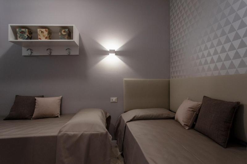Deluxe Family Room image 4