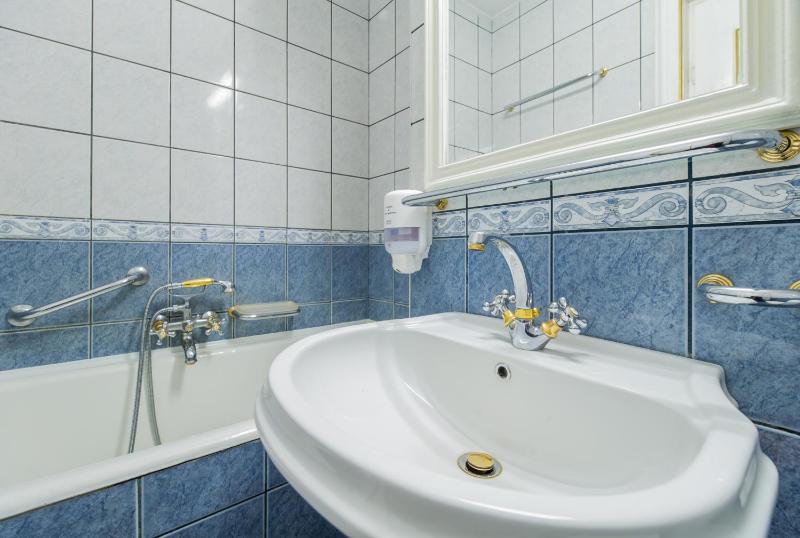 King Suite with AC image 2