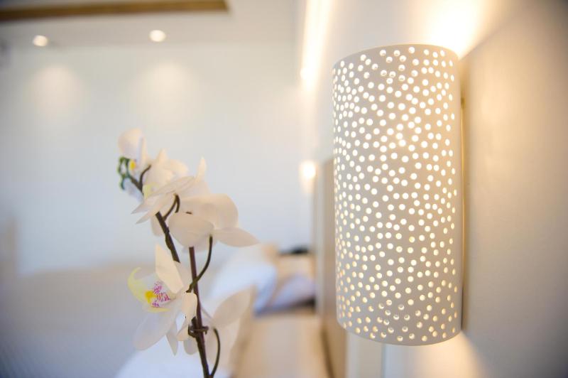 Double or Twin Room with Garden View image 3