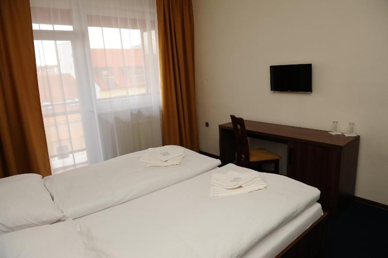 Double or Twin Room with Bathroom image 2
