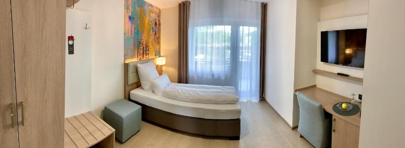 Small Single Room image 1