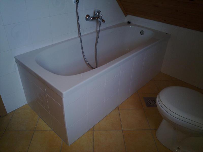 Quadruple Room with Private Bathroom image 4