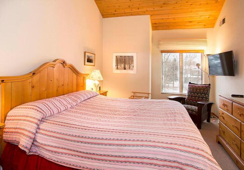 One-Bedroom Apartment image 1