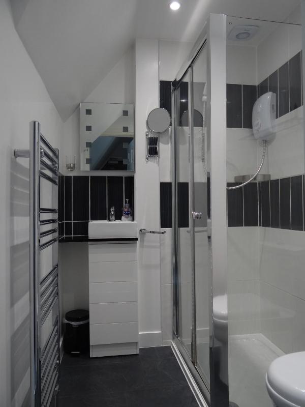 Twin Room with Garden View image 2