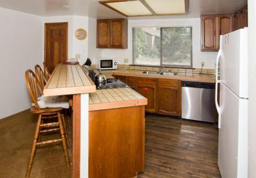One-Bedroom Apartment image 1