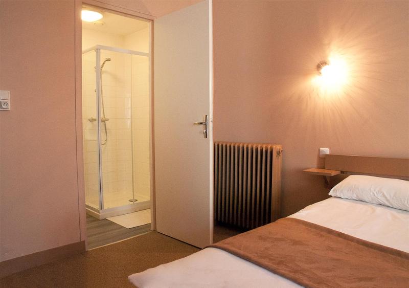 Comfort Twin Room image 4