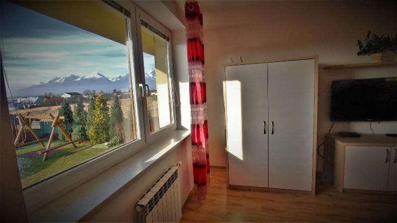 One-Bedroom Apartment image 2