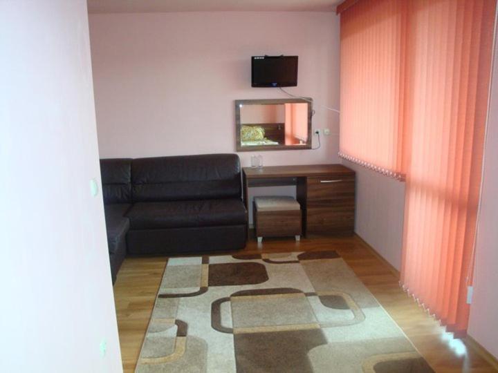 Junior Suite with Balcony image 3