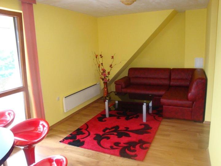 One-Bedroom Apartment with Balcony image 4