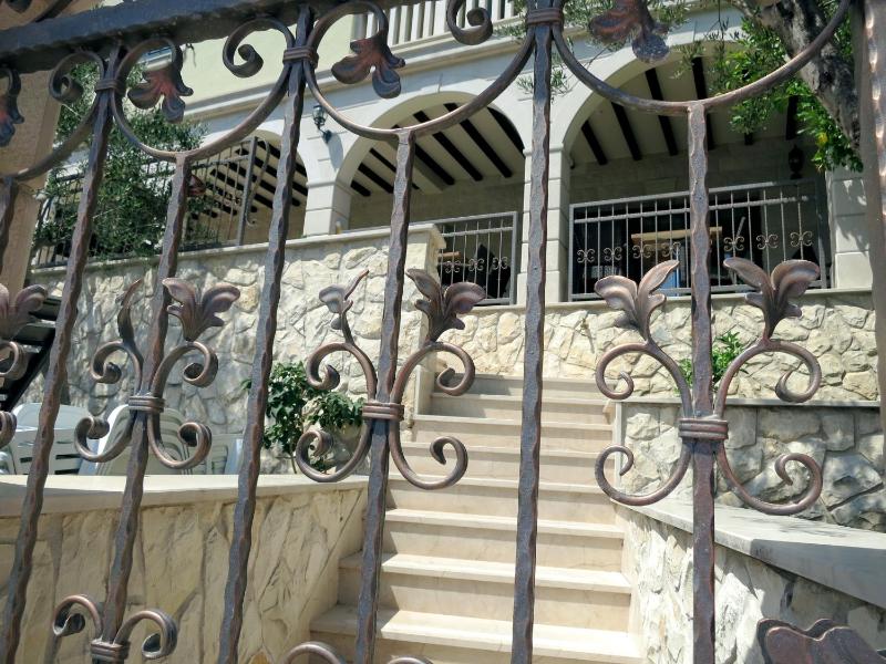 Triple Room with Balcony and Sea View image 2