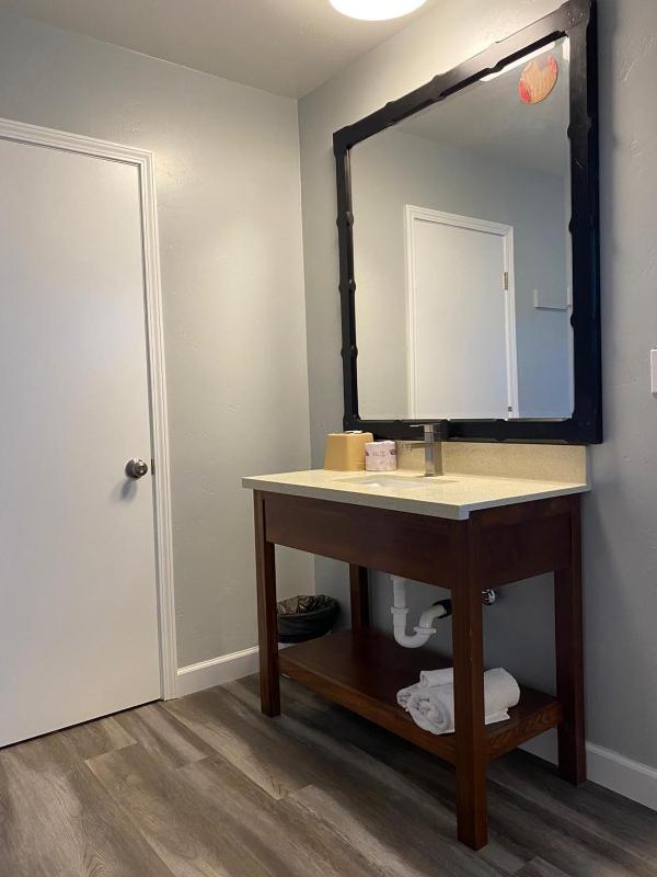 Standard Double Room image 2