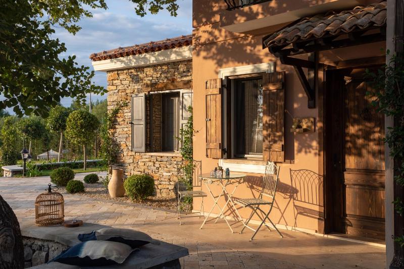 Deluxe Double Room image 2