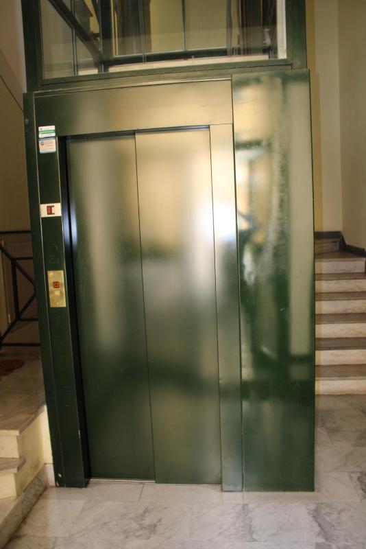 One-Bedroom Apartment image 2