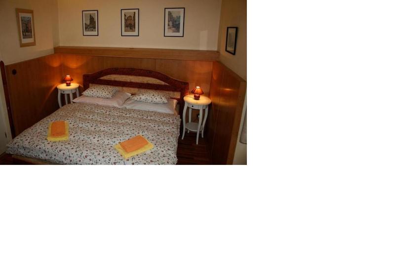 Studio (2 Adults) image 2