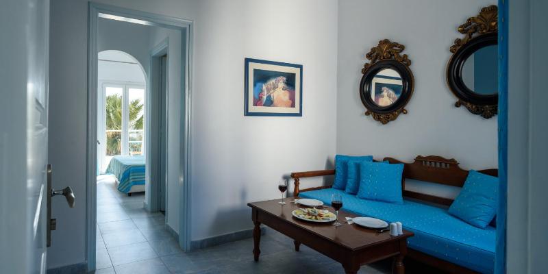 Superior Double Room with Sea View image 3