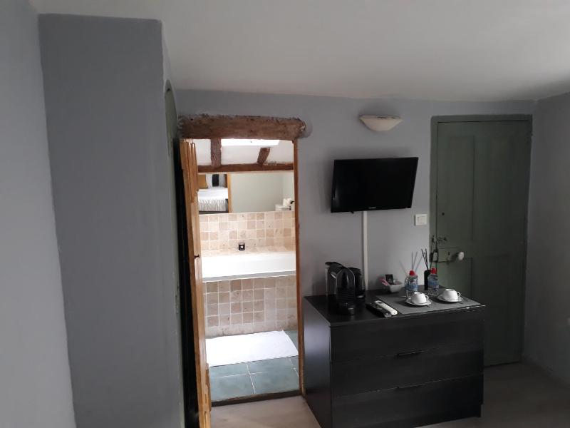 Double Room with Private Bathroom image 3