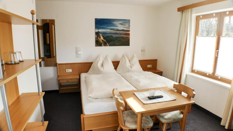 Double Room with Balcony image 3