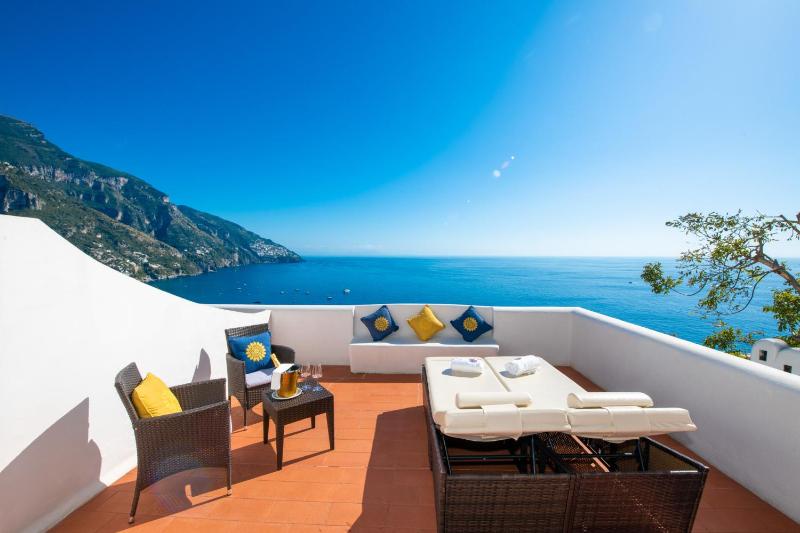 Junior Suite with Sea View image 3