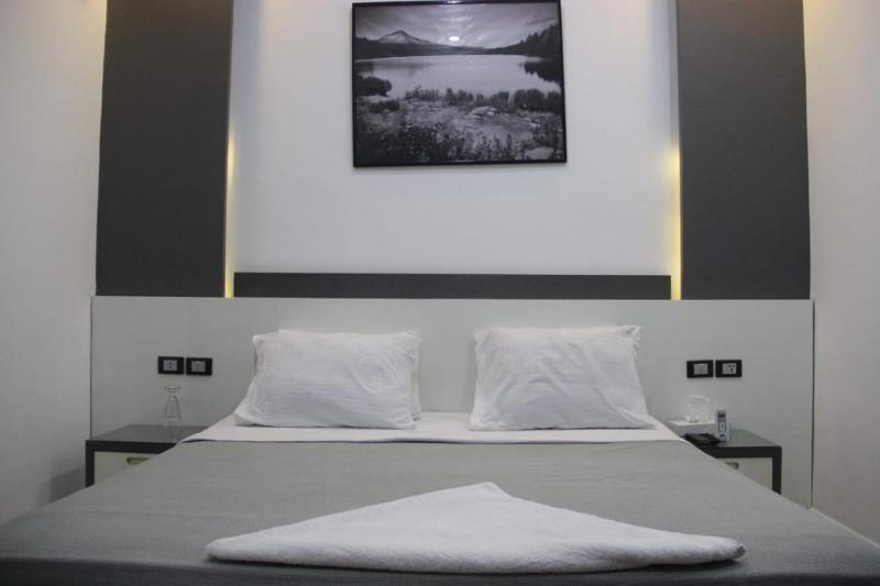 Azar Boutique Hotel - image 11