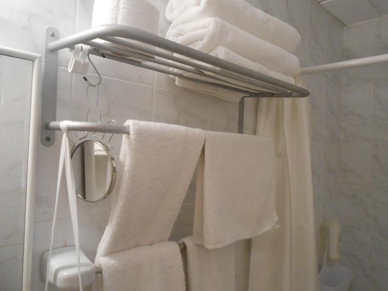 Triple Room image 2