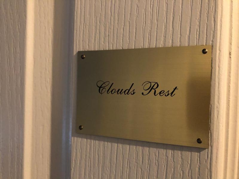 King Suite with Balcony image 1